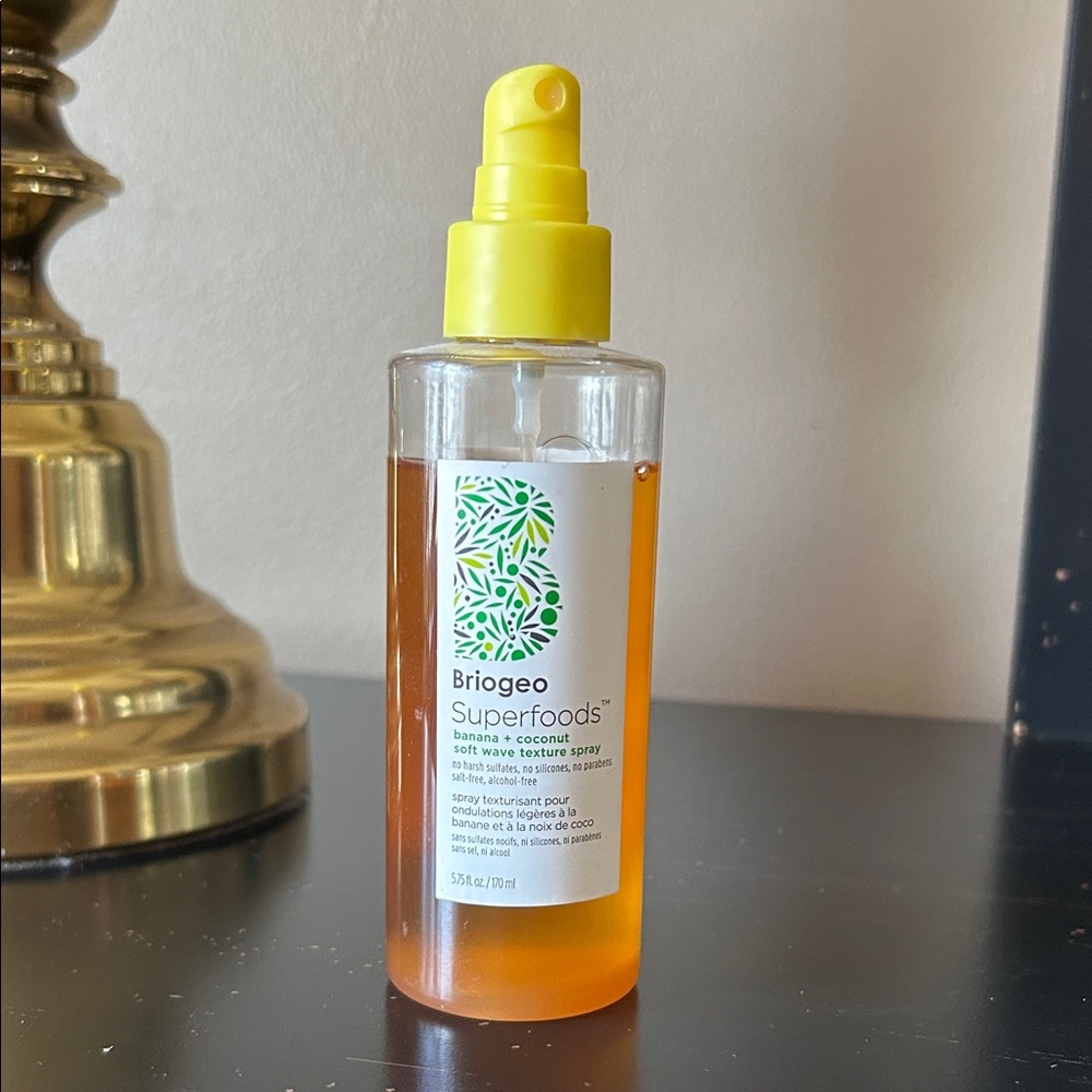 Briogeo Superfoods Banana Coconut Soft Wave Texture Spray